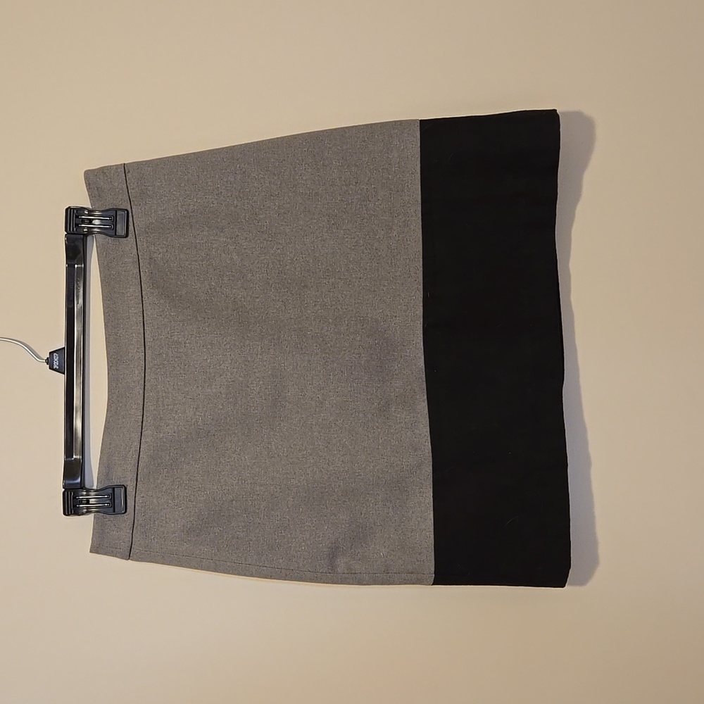 Loft midi skirt two toned size 4